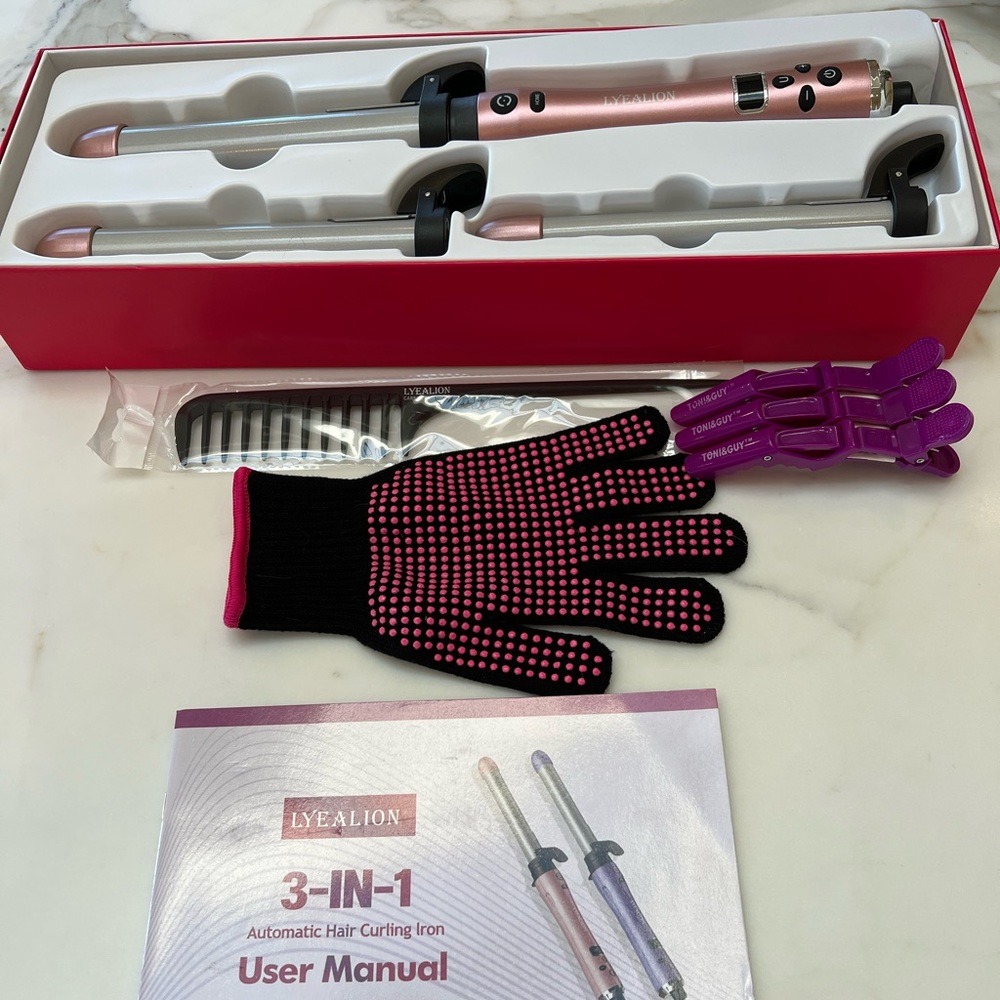 Automatic Curling Wand w/3 different sized Barrels + access. New in Box!!!😍🥰